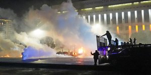 Δραματικές ώρες στο Καζακστάν: Διατάχθηκε στρατιωτική επέμβαση