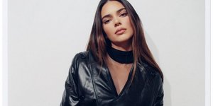 Η Κένταλ Τζένερ με μπικίνι στα χιόνια