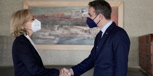 πρωθυπουργός Κυριάκος Μητσοτάκης με την υποψήφια των Ρεπουμπλικανών για το αξίωμα του Προέδρου της Γαλλικής Δημοκρατίας, Βαλερί Πεκρές