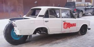 lada με τρεις τροχούς