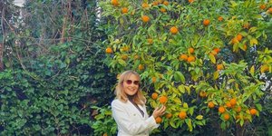 H Μάρα Ζαχαρέα με ρούχα από τα Zara