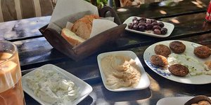 Μεζέδες στο ομορφότερο εστιατόριο του κόσμου, στη Σύμη