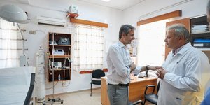Ο Κυριάκος Μητσοτάκης με τον Ανάργυρο Μαριόλη