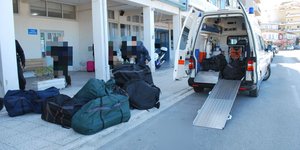 320 κιλά χασίς σε ασθενοφόρο ιδιωτικής κλινικής των Αθηνών - Σε εξέλιξη οι έρευνες της αστυνομίας