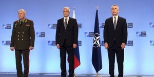 Στιγμιότυπο από το συμβούλιο ΝΑΤΟ-Ρωσίας στις Βρυξέλλες