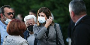 Κατερίνα Νοτοπούλου γκρι σακακι