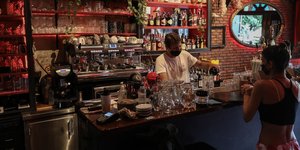 Προς χαλάρωση τα μέτρα κατά του κορωνοϊού