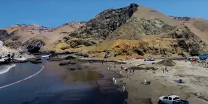 Το τσουνάμι από το ηφαίστειο στην Τόγκα προκάλεσε οικολογική καταστροφή στο Περού