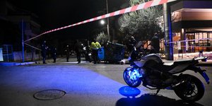 Πυροβολισμοί στη Βούλα, τρεις τραματίες