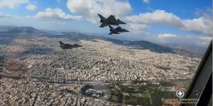 Νέο εντυπωσιακό βίντεο από την άφιξη των Rafale