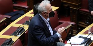 Ο Κώστας Σκανδαλίδης στη Βουλή