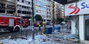 Βομβαρδισμένο τοπίο η περιοχή στη Συγγρου