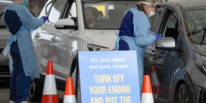 Τεστ κορωνοϊού σε αυτοκίνητο