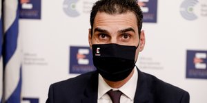 Μάριος Θεμιστοκλέους μασκα