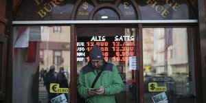 Νέο σοκ για τους Τούρκους: Αυξήσεις έως και 100% σε ηλεκτρικό και φυσικό αέριο 