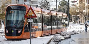 συρμός τραμ στα χιόνια