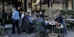 εστιαση τραπεζι