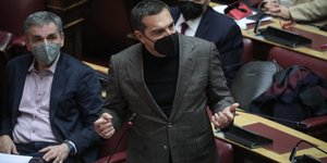 Αλέξης Τσίπρας διπλα σε τσακαλωτο 