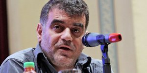 Ο Κώστας Βαξεβάνης