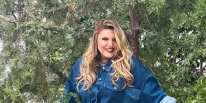 H Δανάη Μπάρκα με φόρεμα από τα H&M