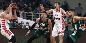 Ολυμπιακός και Παναθηναϊκός αναμετρούνται για την κούπα στο Κύπελλο Ελλάδας μπάσκετ