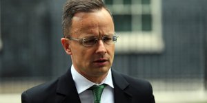 Πέτερ Σιγιάρτο, Υπουργός Εξωτερικών της Ουγγαρίας