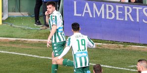 Ο Φώτης Ιωαννίδης πανηγυρίζει το γκολ του