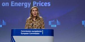 H επίτροπος Ενέργειας της Κομισιόν, Κάντρι Σίμσον, ενώπιον των ευρωβουλευτών για την αντιμετώπιση της ακρίβειας