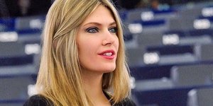 H ευρωβουλευτής του ΚΙΝΑΛ Εύα Καϊλή