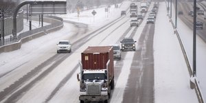 Η κακοκαιρία έχει προκαλέσει πολλά προβλήματα στις κεντρικές πολιτείες των ΗΠΑ
