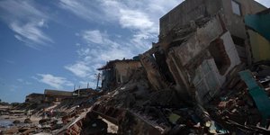 κατεστραμμένα σπιτια 