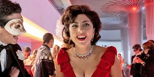 Η Lady Gaga ως μαύρη χήρα του Gucci