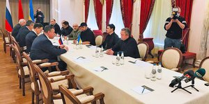 Πρώτη εικόνα από τις συζητήσεις Ρωσίας-Ουκρανίας στη Λευκορωσία