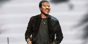 Αμερικανός τραγουδιστής Λάιονελ Ρίτσι