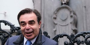 Ο Μαργαρίτης Σχοινάς χαμογελαστός