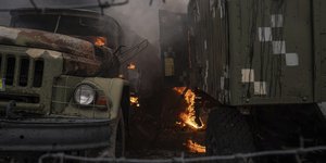 Βομβαρδισμένο τοπίο κοντά στη Μαριούπολη