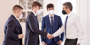 Οι μαθητές που διακρίθηκαν διεθνώς στη ρομποτική προσκλήθηκαν από τον πρωθυπουργό στο Μέγαρο Μαξίμου