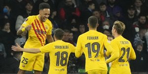 Μεγάλη πρόκριση της Μπαρτσελόνα επί της Νάπολι στα πλέι οφ του Europa League