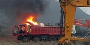 Κάτοικοι της Μυτιλήνης έκαψαν μηχανήματα κατασκευής hotspot
