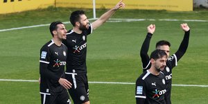 Οι παίκτες του ΟΦΗ πανηγυρίζουν