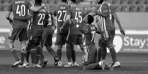 Ο Γκάρι Ροντρίγκες πανηγυρίζει το γκολ του