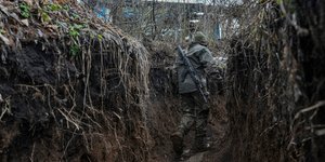 Ουκρανός στρατιώτης στα σύνορα