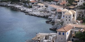 μανη