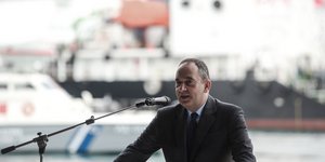 πλακιωτακης μικροφωνο 