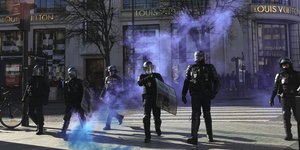 Δακρυγόνα στο Παρίσι