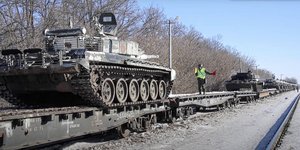 Οι ΗΠΑ δεν βλέπουν απόσυρση των ρωσικών δυνάμεων από τα σύνορα με την Ουκρανία