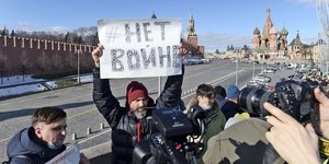 Διαδήλωση στη Μόσχα κατά της ρωσικής εισβολής στην Ουκρανία