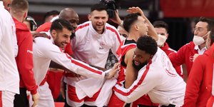 Ήρωας για τον Ολυμπιακό ο Σλούκας, που με τρίποντο «ξέρανε» την Εφές για την 26η αγωνιστική της Euroleague