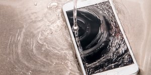 smartphone κινητό νερό