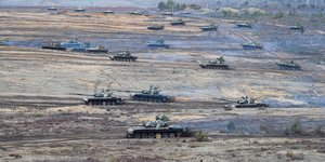 Ρωσία και Λευκορωσία παρατείνουν την κοινή στρατιωτική άσκηση